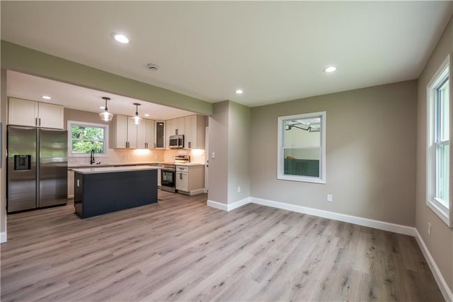 5961 John St, House other with 3 bedrooms, 2 bathrooms and 5 parking in Austell GA | Image 5