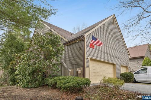 11 Concord Rd, West Milford, NJ, 07480-1271 | Card Image