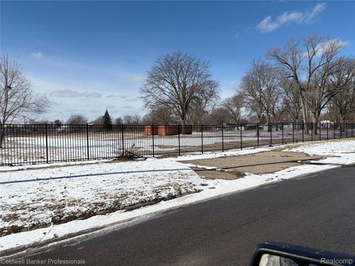 2701 Branch Road, Flint, MI, 48506 | Card Image