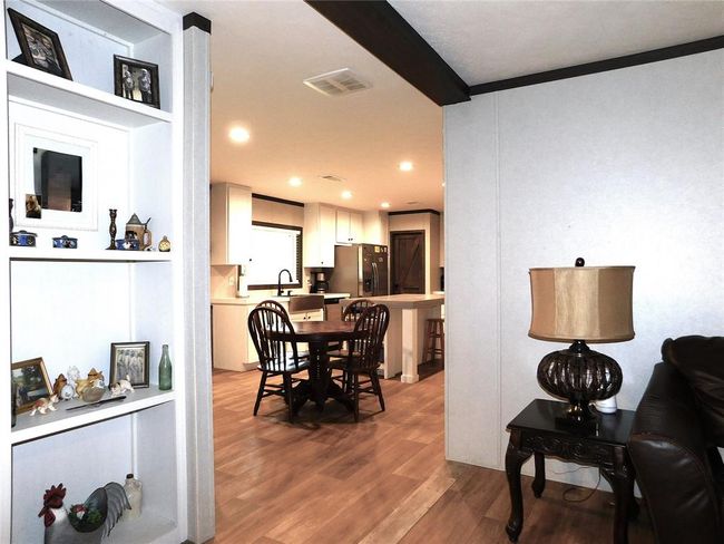1305 Boyd Rd, Home with 3 bedrooms, 2 bathrooms and 2 parking in Bronson TX | Image 4