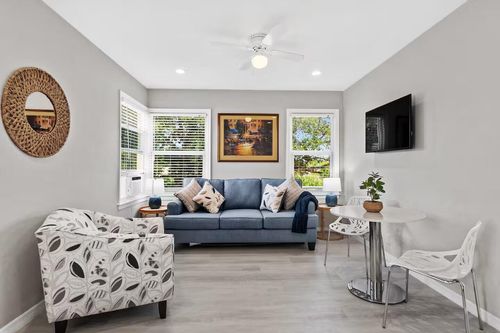 apt-2-802 N Federal Hwy, Boynton Beach, FL, 33435-3933 | Card Image