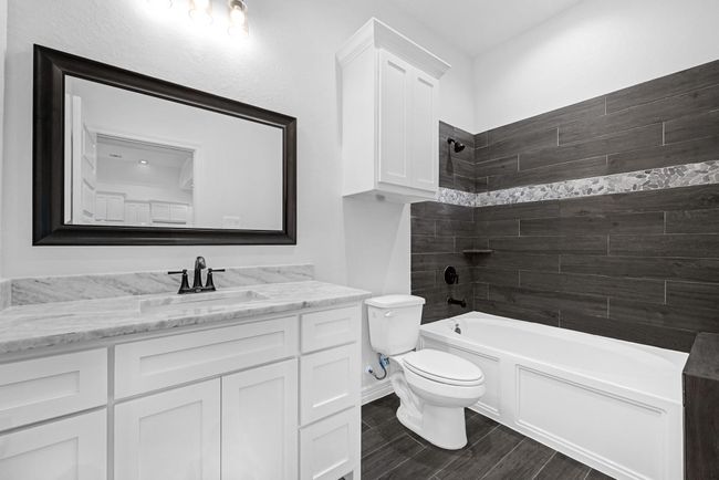 201 Big Spring Dr, House other with 5 bedrooms, 3 bathrooms and 2 parking in Anahuac TX | Image 15