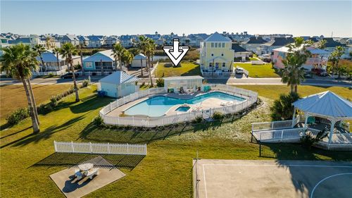 200 Beachwalk Ln, Port Aransas, TX, 78373-4826 | Card Image