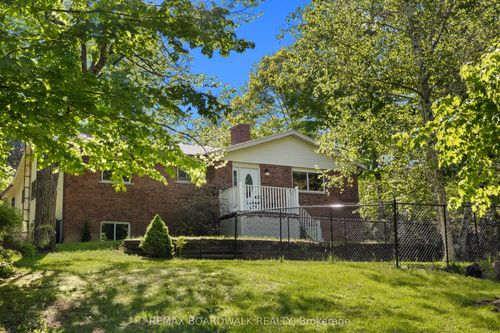 802 Beach Lane, Leeds and the Thousand Islands, ON, K0E1N0 | Card Image