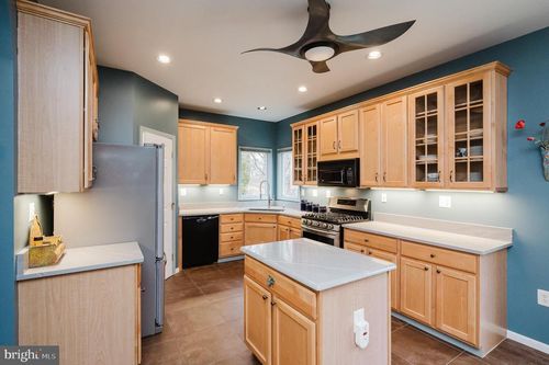 6705 Sweet Clover Ct, ELDERSBURG, MD, 21784-6570 | Card Image