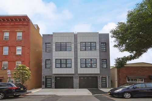 40 Wright Ave, Jersey City, NJ, 07306-6418 | Card Image