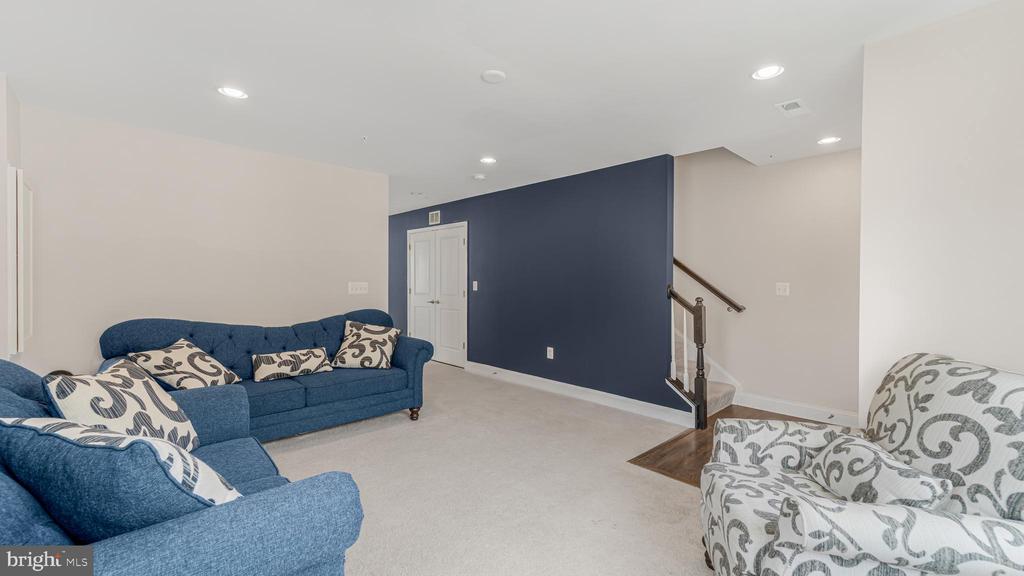 Residential in WHITE PLAINS 3