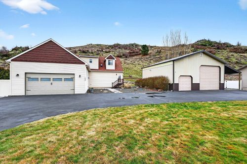 1003 S Henry Rd, Greenacres, WA, 99016-9825 | Card Image