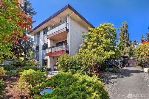 a-300 N 137th St, Seattle, WA, 98133-7428 | Card Image
