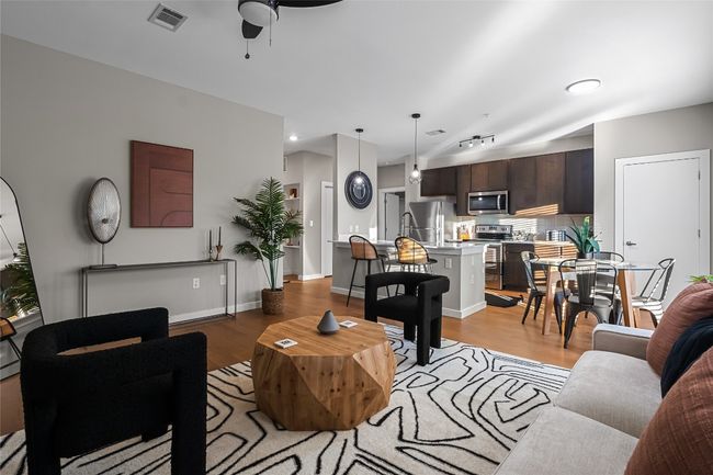 Spacious open floor plan with tons of natural light | Image 4