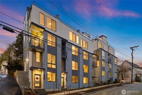 3425 Albion Pl N, Seattle, WA, 98103-8826 | Card Image