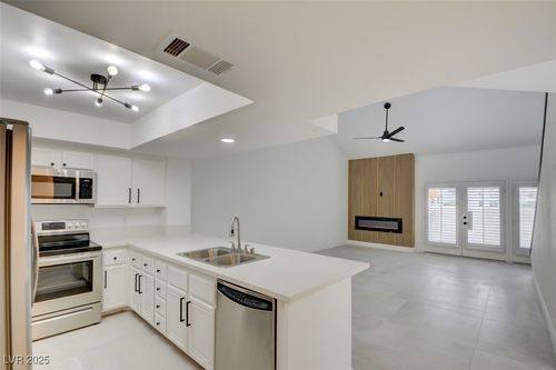 2716 Ferrin Rd, Las Vegas, NV, 89117-2475 | Card Image