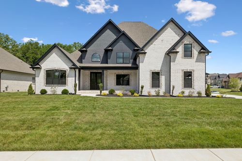 370 Young Ln, Pleasant View, TN, 37146-2401 | Card Image