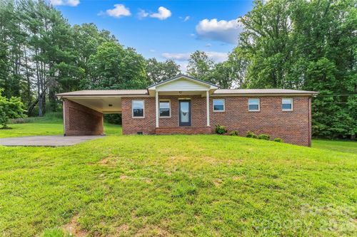 3695 Bradley Rd, Morganton, NC, 28655-8427 | Card Image