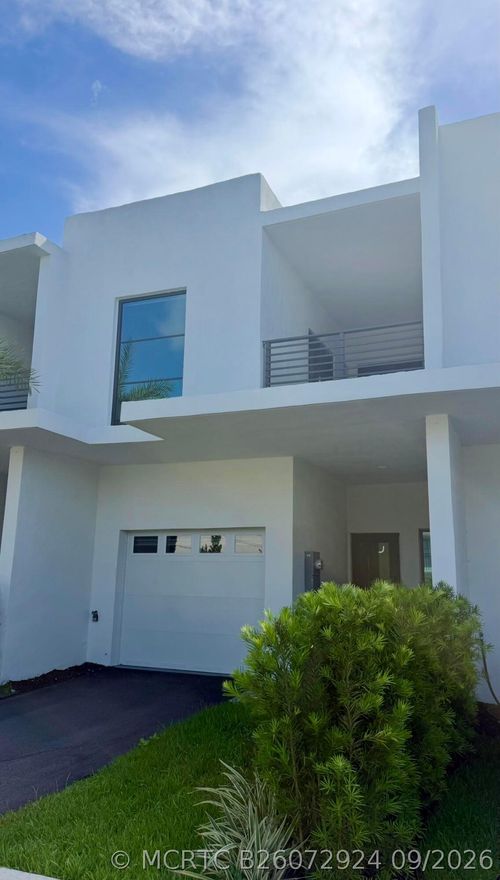 4-2511 Pierce Street, Hollywood, FL, 33020 | Card Image