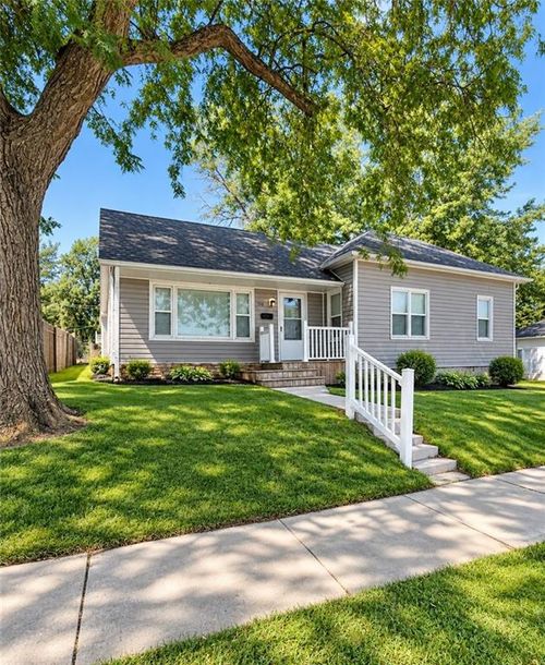 714 Buchanan St, Maryville, MO, 64468-1413 | Card Image