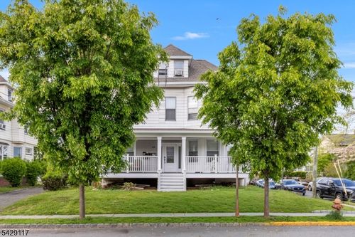 44 Van Houten Pl, Belleville, NJ, 07109-2793 | Card Image