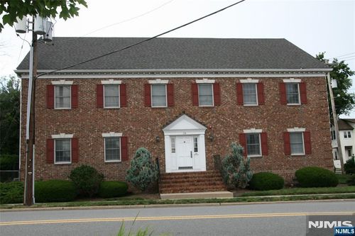 24 Godwin Ave, Midland Park, NJ, 07432-1927 | Card Image