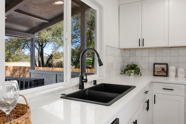 6085 Cavitt Stallman Rd, House other with 3 bedrooms, 2 bathrooms and null parking in Granite Bay CA | Image 7
