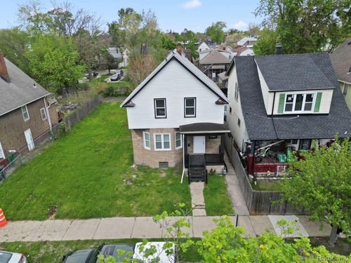 8072 Senator St, Detroit, MI, 48209-1574 | Card Image