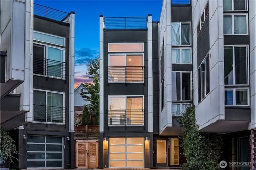 e-208 16th Ave, Seattle, WA, 98122-6828 | Card Image
