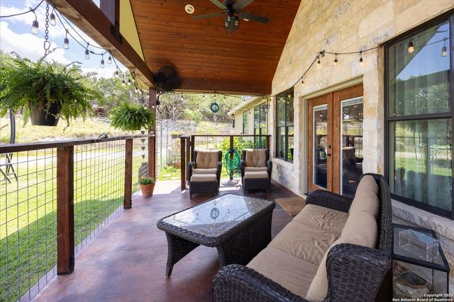 122 Twisting Oak Ct, House other with 4 bedrooms, 3 bathrooms and null parking in Pipe Creek TX | Image 34