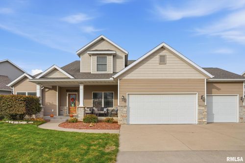 1103 Wild West Dr, Le Claire, IA, 52753-8605 | Card Image