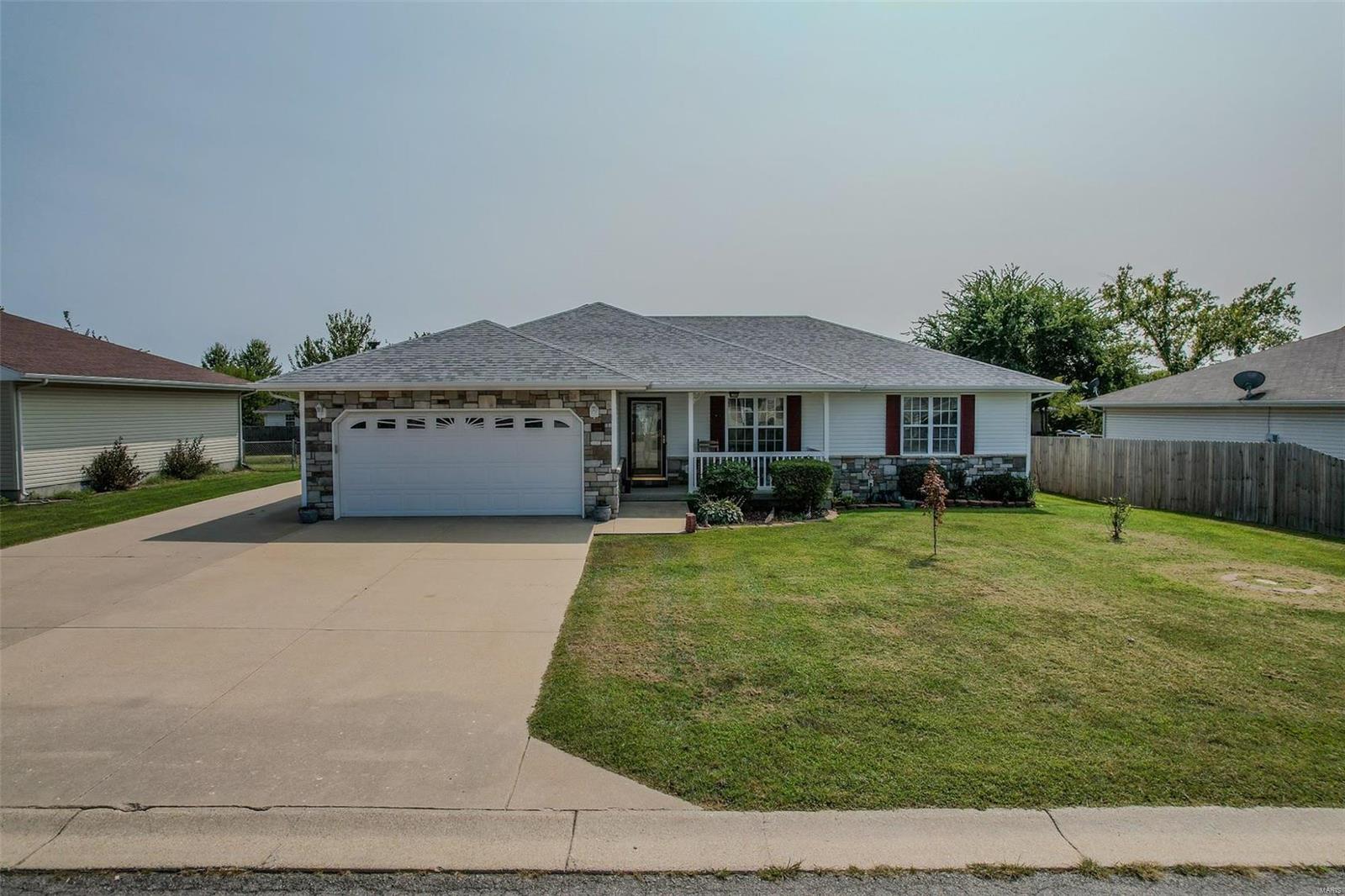 Nathaniel Dr, Lebanon, MO 65536