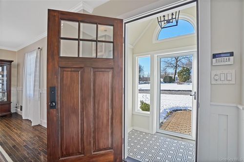 99 Poe St, Hartsdale, NY, 10530-1040 | Card Image