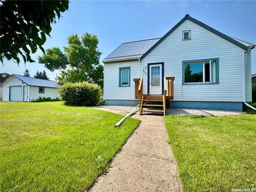 405 March Ave E, Langenburg, SK, S0A2A0 | Card Image
