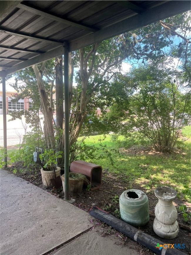 109 W Crockett St, House other with 4 bedrooms, 2 bathrooms and null parking in Giddings TX | Image 18
