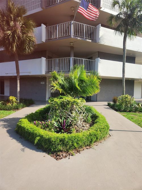 apt-403b-2801 Nw 47th Ter, Lauderdale Lakes, FL, 33313-1757 | Card Image