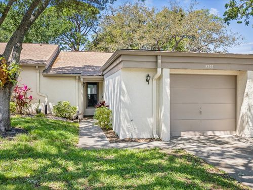 3203 Green Dolphin St, Tarpon Springs, FL, 34689-6123 | Card Image