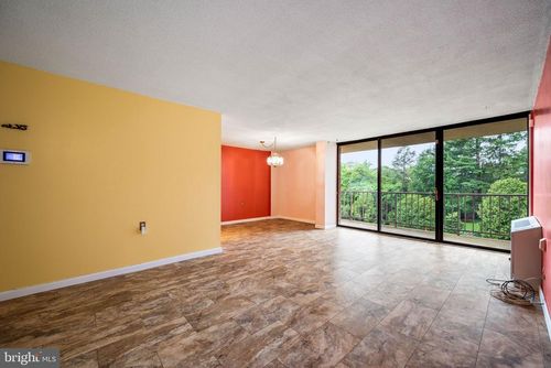 apt-827-801 Yale Ave, SWARTHMORE, PA, 19081-1812 | Card Image