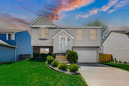 217 Atlantic Dr, Vernon Hills, IL, 60061-2028 | Card Image