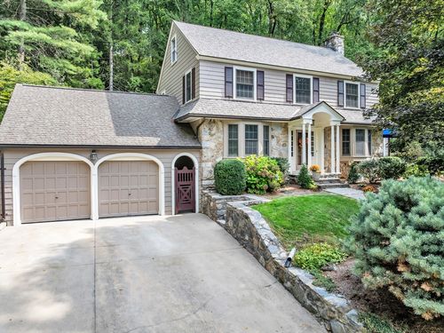 8 Old Colony Rd, Worcester, MA, 01609-1239 | Card Image