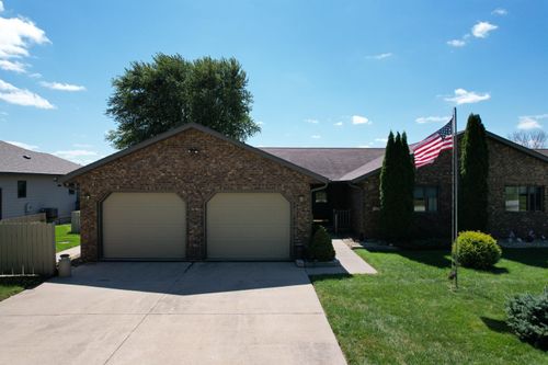 23700 Gombert Dr, Anamosa, IA, 52205-7931 | Card Image