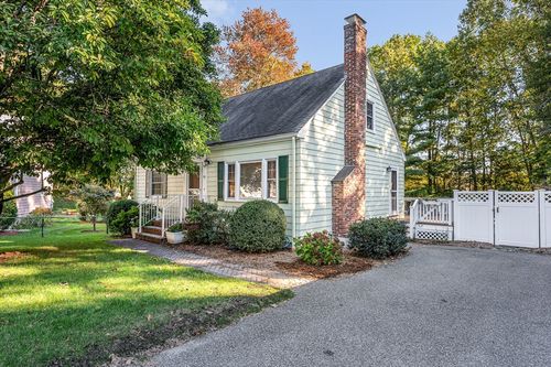 43 Hiawatha Rd, Woburn, MA, 01801-5448 | Card Image