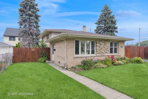 8800 44th Pl, Brookfield, IL, 60513-2571 | Card Image