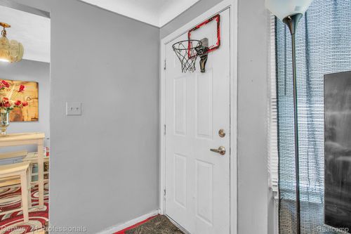 19324 Archdale St, Detroit, MI, 48235-2225 | Card Image