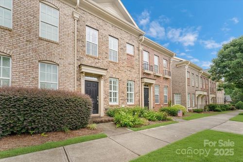 936 Gardners Way, Cornelius, NC, 28031-8172 | Card Image