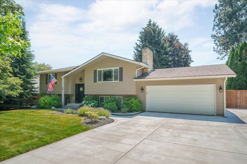 2004 E 55th Ave, Spokane, WA, 99223-8211 | Card Image
