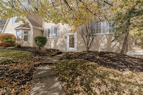 2-10375 W Cobblestone Ln, Twinsburg, OH, 44087-1468 | Card Image