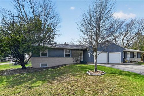 1005 W South St, Stoughton, WI, 53589-2318 | Card Image