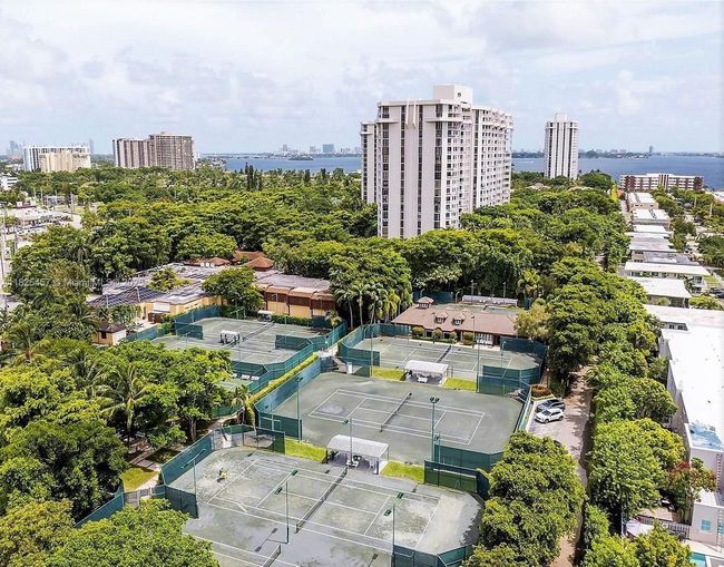 APT-1009 - 1000 Quayside Ter, Condo with 2 bedrooms, 2 bathrooms and null parking in Miami FL | Image 40