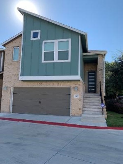 327 Bridgeford Dr, Austin, TX, 78745-6677 | Card Image