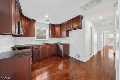 335 S 20th St, Newark, NJ, 07103-4591 | Card Image