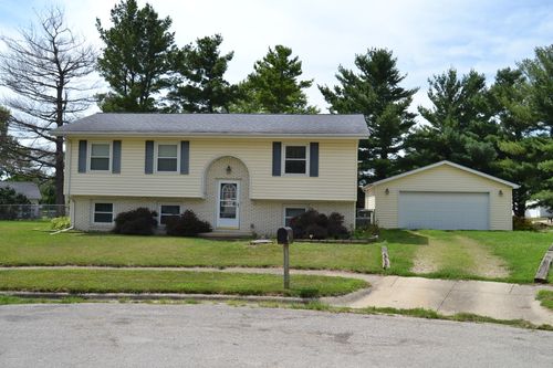 7 Blair Ct, Clinton, IL, 61727-2401 | Card Image