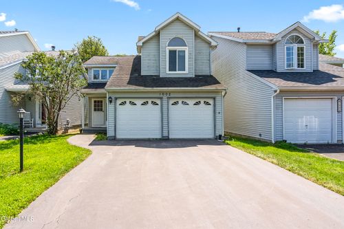 1002 Sterling Ridge Dr, Rensselaer, NY, 12144-8460 | Card Image