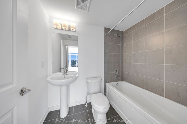 2 - 188 Angus Dr, Condo with 3 bedrooms, 2 bathrooms and null parking in Ajax ON | Image 21